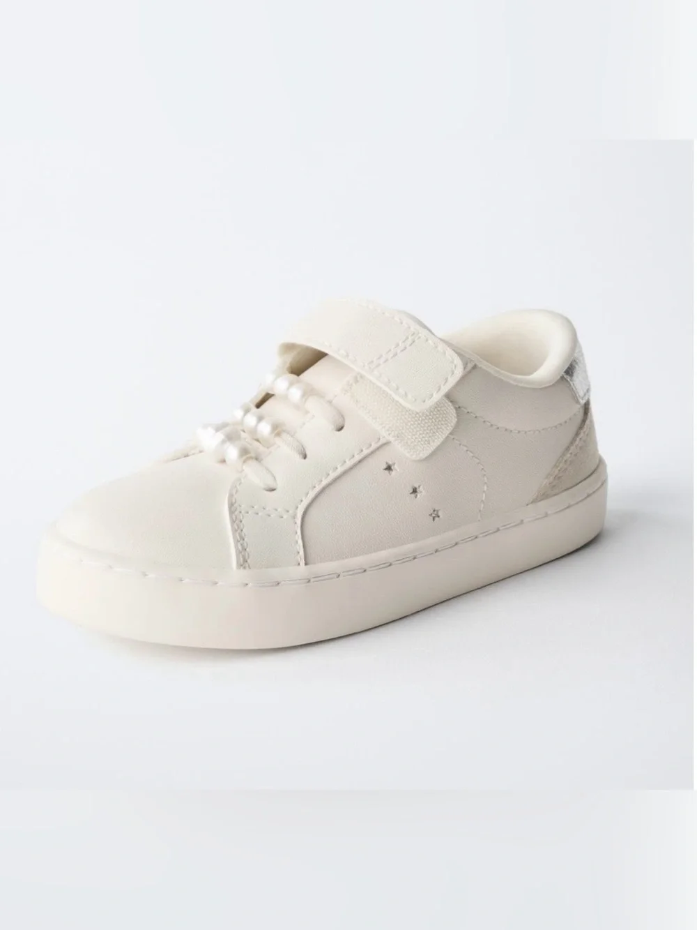 ZARA KIDS PEARL SNEAKERS NWT  Size: 9 (6.1 INCHES) * Color: WHITE